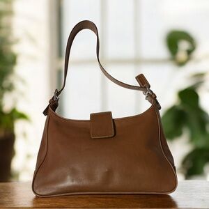 Coach Elegant Brown Leather Shoulder Bag